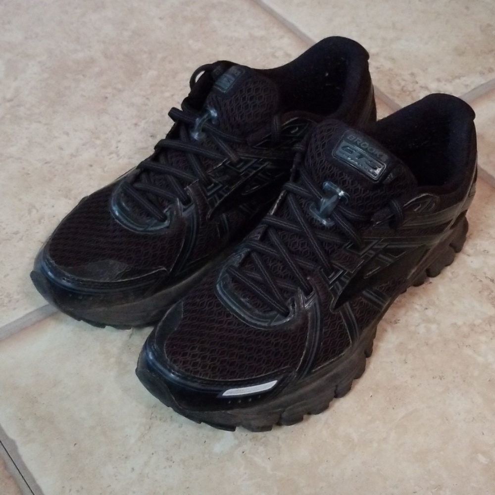 Brooks GTS 17